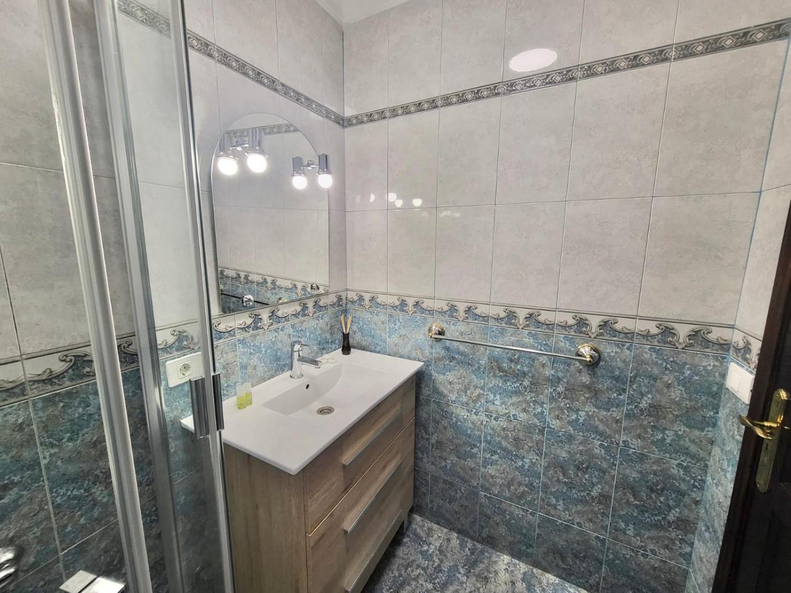 Affordable Holiday Accommodation For Large Families And Groups At Las Canteras Beach With 3 Bedrooms And Free Parking ラスパルマス・デ・グランカナリア エクステリア 写真