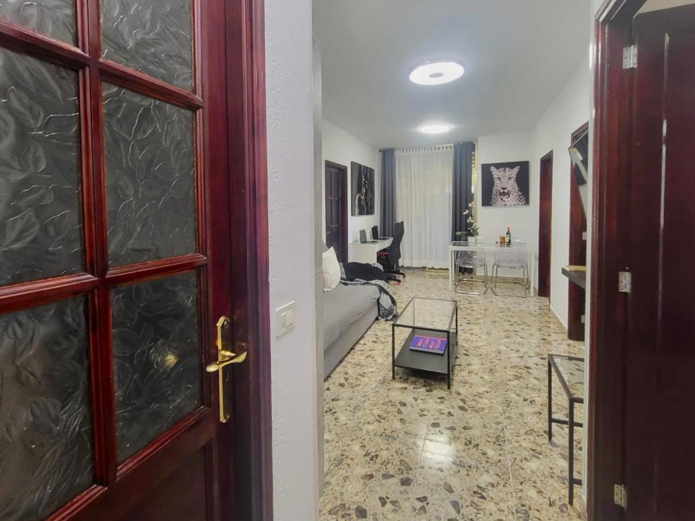 Affordable Holiday Accommodation For Large Families And Groups At Las Canteras Beach With 3 Bedrooms And Free Parking ラスパルマス・デ・グランカナリア エクステリア 写真