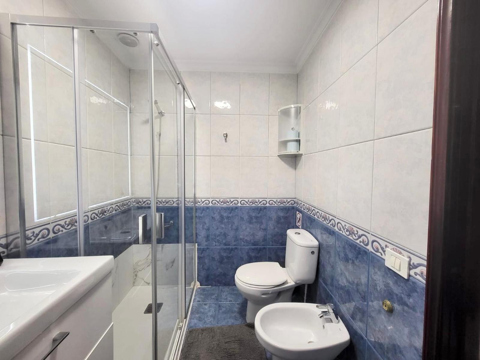 Affordable Holiday Accommodation For Large Families And Groups At Las Canteras Beach With 3 Bedrooms And Free Parking ラスパルマス・デ・グランカナリア エクステリア 写真