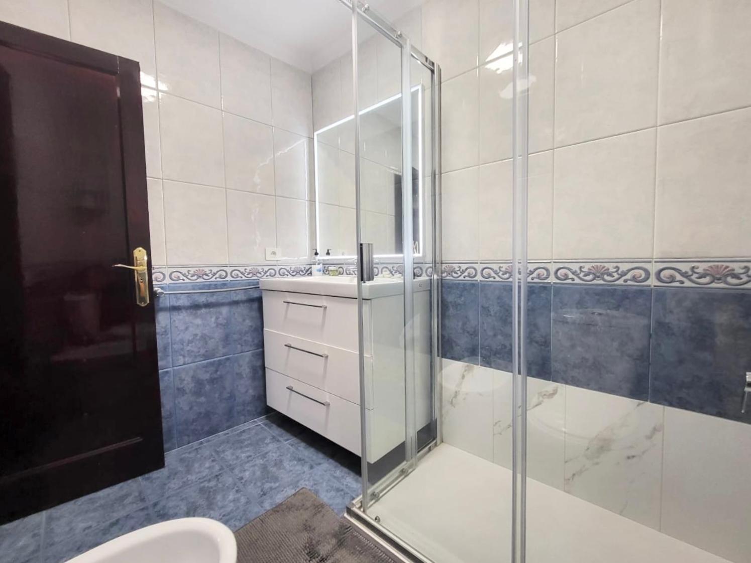 Affordable Holiday Accommodation For Large Families And Groups At Las Canteras Beach With 3 Bedrooms And Free Parking ラスパルマス・デ・グランカナリア エクステリア 写真